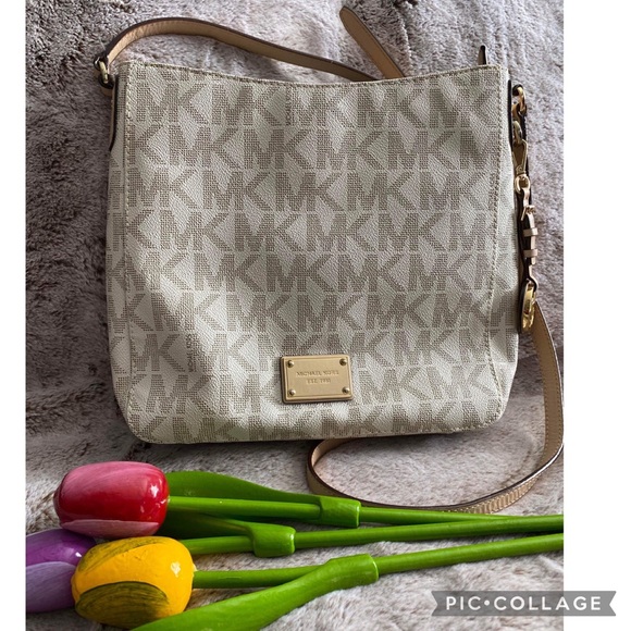 ✨Like New Michael Kors Crossbody Bag - Picture 1 of 3